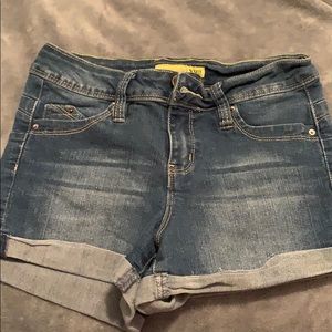 YMI wannabettabutt jean shorts